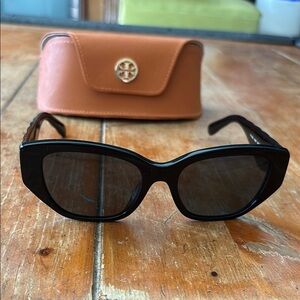 Tory Burch Black Sunglasses w/Case